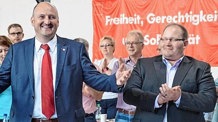 Beifall für Bernd Rützel: Die Bundeswahlkreiskonferenz nominierte den Bundestagsabgeordneten erneut als Kandidaten für die Bundestagswahl im Wahlkreis Main-Spessart/Miltenberg.