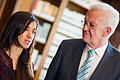Menschenrechtsaktivistin Murad besucht Kretschmann.jpeg       -  Menschenrechtsaktivistin Murad besucht Kretschmann Menschenrechtsaktivistin Nadia Murad (l) spricht am 28.07.2016 im Staatsministerium in Stuttgart (Baden-Württemberg) neben Winfried Kretschmann (Bündnis 90/Die Grünen), Ministerpräsident von Baden-Württemberg. Foto: Christoph Schmidt/dpa (zu dpa 'Hilfe für traumatisierte Jesidinnen: Opfer dankt Kretschmann' vom 28.07.2016) ++ +++ dpa-Bildfunk +++AGENTURBILD DPA picture-alliance.com picture alliance dpa-archiv dpa-langzeitarchiv