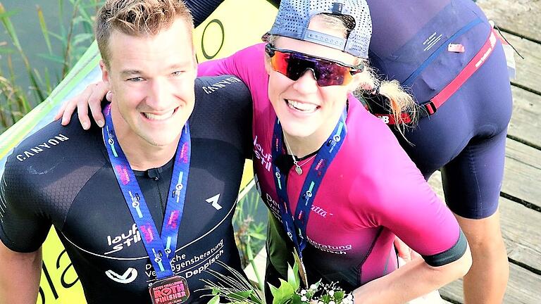 Strahlendes Triathlon-Paar: Amelie Dornberger und Florian Staudt nach ihrem Triathlon in Roth. Strahlendes Triathlon-Paar: Amelie Dornberger und Florian Staudt nach ihrem Triathlon in Roth.