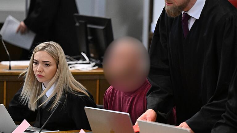 Beginn Prozess gegen Lebensberater       -  Ein selbst ernannter Lebensberater war wegen Geiselnahme und Vergewaltigung am Landgericht Mosbach angeklagt. (Archivbild)