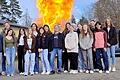 Beeindruckende Pyro-Effekte: Das P-Seminar „Lebensretter“ des Friedrich-List-Gymnasiums war zu Besuch bei der Bundeswehr in Hammelburg.