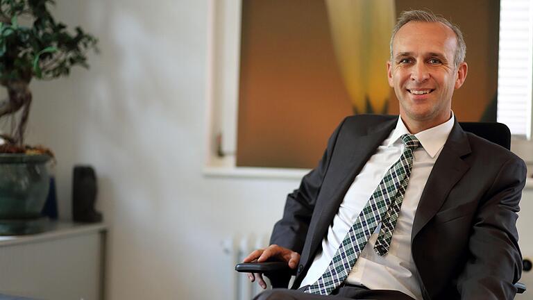 Thomas Wolfrum ist Fachanwalt für Erb- und Steuerrecht in Schweinfurt und Vorstandsmitglied der Rechtsanwaltskammer für Unterfranken und Oberfranken. Thomas Wolfrum ist Fachanwalt für Erb- und Steuerrecht in Schweinfurt und Vorstandsmitglied der Rechtsanwaltskammer für Unterfranken und Oberfranken.