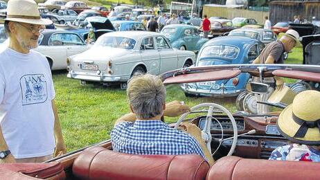 Einladung zum Wiesenbummel: Wenn der AMC Kitzingen in die Eherieder Mühler einlädt, sind die Fans der historischen Fahrzeuge dabei. Bis zu 300 Old- und Youngtimer werden wohl auch am Donnerstag automobile Zeitgeschichte präsentierten. Einladung zum Wiesenbummel: Wenn der AMC Kitzingen in die Eherieder Mühler einlädt, sind die Fans der historischen Fahrzeuge dabei. Bis zu 300 Old- und Youngtimer werden wohl auch am Donnerstag automobile Zeitgeschichte präsentierten.