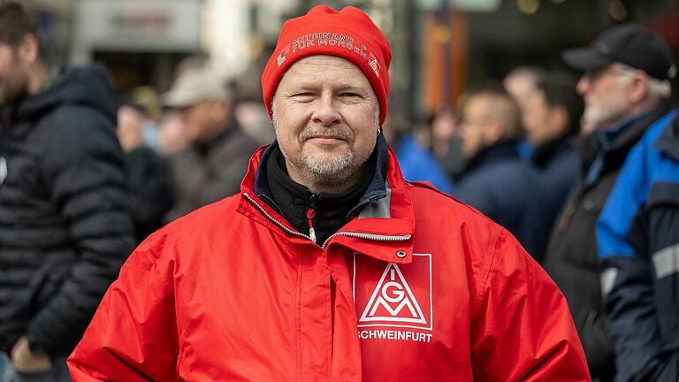 &nbsp;Andreas Becker (51) ist der Meinung, dass sich der Stellenabbau auch unmittelbar auf die Umgebung und die umliegenden Geschäfte, wie den Einzelhandel in Schweinfurt, auswirkt.