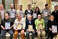 Im Bild hinten von links: Michael Grätz (1. Vorstand), Manuel Rettner (25 Jahre), Lukas Rettner (25 Jahre und 300 Spiele), Julian Weis (300 Spiele), Carina Segritz (25 Jahre), Marco Piatke (25 Jahre), Manel Hochrein (Vorstand Sport). Vorne von links: Fabian Weingart (25 Jahre), Alfred Hofmann (50 Jahre), Erwin Fick (70 Jahre), Karl-Heinz Werner (50 Jahre), Isabell Puello (25 Jahre).