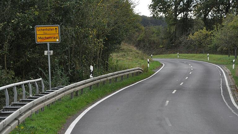 Von Mechenried nach Uchenhofen gibt es keinen Radweg. Der Gemeinderat Riedbach wünscht sich einen.