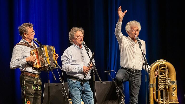 Unglaubliche Musiker und Instumentenvirtuosen: Christoph, Karl und Michael Well. Unglaubliche Musiker und Instumentenvirtuosen: Christoph, Karl und Michael Well.