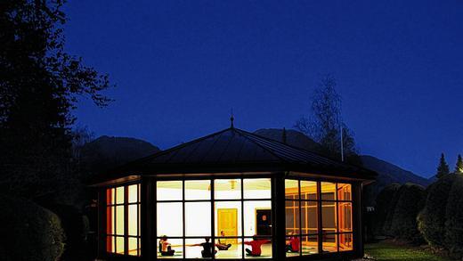 Schönheit von innen: Yoga, Qigong und Meditation gibt es in einem eigenen Pavillon.