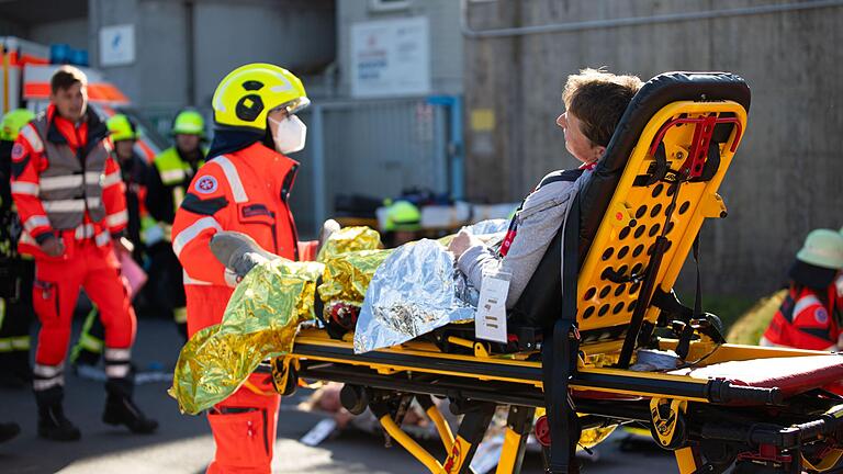 Die 'Unfallopfer' wurden in Würzburger Kliniken gebracht. Die 'Unfallopfer' wurden in Würzburger Kliniken gebracht.