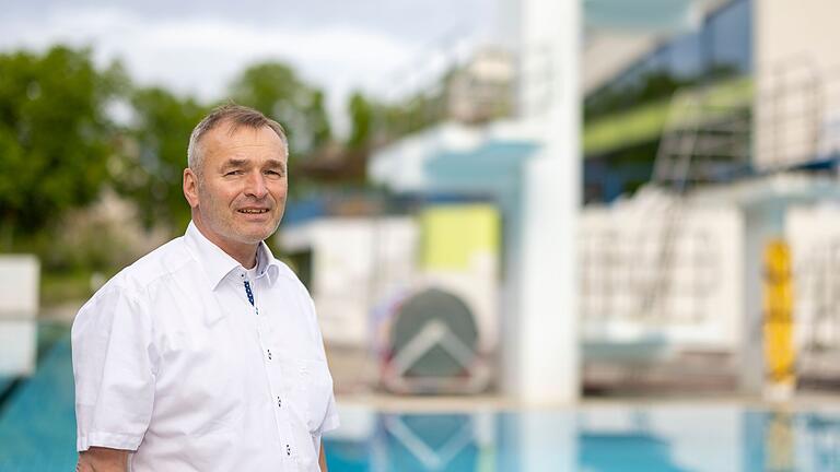 Betriebsleiter Wolfgang Schulz und sein Team haben alle notwendigen Arbeiten erledigt. Jetzt hoffen sie auf schönes Wetter zur Eröffnung. Betriebsleiter Wolfgang Schulz und sein Team haben alle notwendigen Arbeiten erledigt. Jetzt hoffen sie auf schönes Wetter zur Eröffnung.