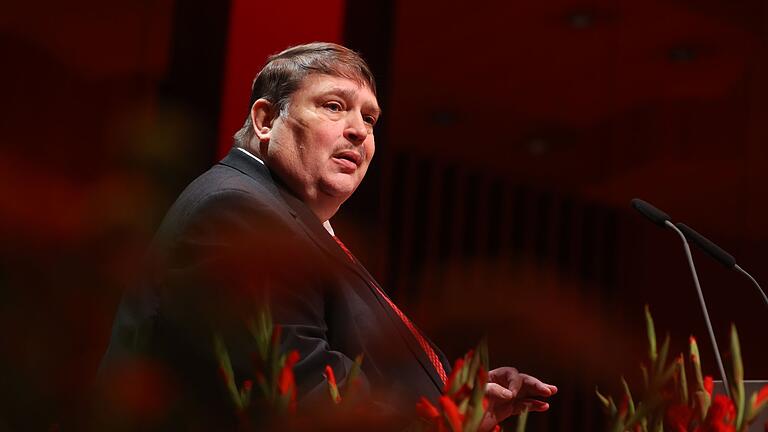 Bernd Posselt       -  Der CSU-Politiker Bernd Posselt hat eine mögliche Zusammenarbeit der Union mit dem Bündnis Sahra Wagenknecht (BSW) als gefährlichen Holzweg bezeichnet. (Archivbild)
