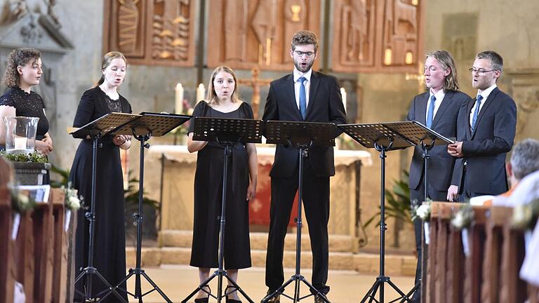 Das Vokalsextett 'Voicemade' aus Leipzig gastierte am Sonntag in der Marienkirche in Königsberg mit einem eindrucksvollen Konzert. Das Vokalsextett 'Voicemade' aus Leipzig gastierte am Sonntag in der Marienkirche in Königsberg mit einem eindrucksvollen Konzert.