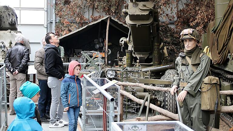 Kurzweilig, informativ und unterhaltsam für Jung und Alt verlief die Saisoneröffnung am Wochenende im Stammheimer Museum für Militär- und Zeitgeschichte.