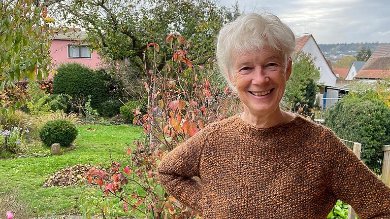 Staudengärtnerin mit Leidenschaft: Seit 40 Jahren arbeitet Elisabeth Fleuchaus aus Marktheidenfeld in ihrem Beruf. Nun denkt sie ans Aufhören. Staudengärtnerin mit Leidenschaft: Seit 40 Jahren arbeitet Elisabeth Fleuchaus aus Marktheidenfeld in ihrem Beruf. Nun denkt sie ans Aufhören.
