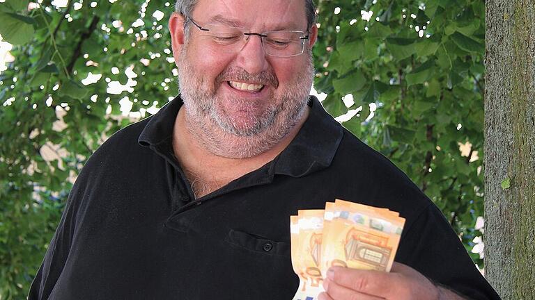 Um 300 Euro für die Urlaubskasse und viele neue Erfahrungen ist Thomas Saal nach &bdquo;Bares für Rares&ldquo; reicher.