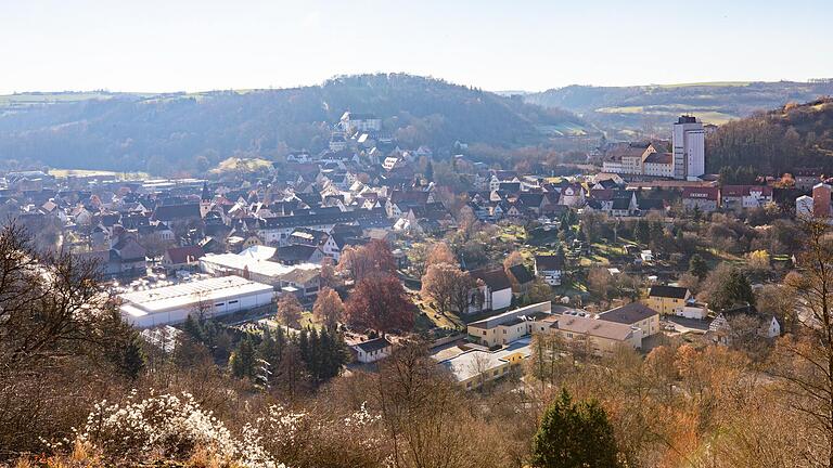 Von der Steige hat mein einen schönen Blick auf Niederstetten. Von der Steige hat mein einen schönen Blick auf Niederstetten.