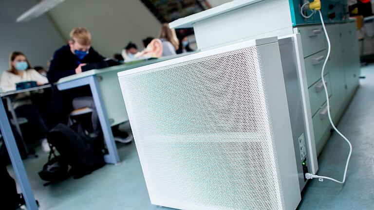 Mobile Luftfilter werden in Würzburgs Schulen und Kitas nicht flächendeckend eingeführt (Symbolbild). Mobile Luftfilter werden in Würzburgs Schulen und Kitas nicht flächendeckend eingeführt (Symbolbild).