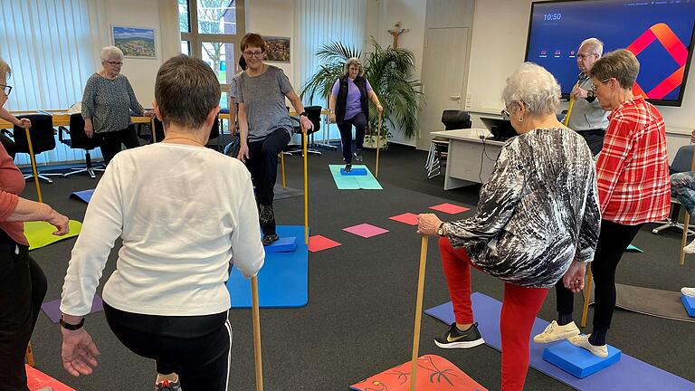 Sturzpräventionstraining im Sandberger Rathaus.