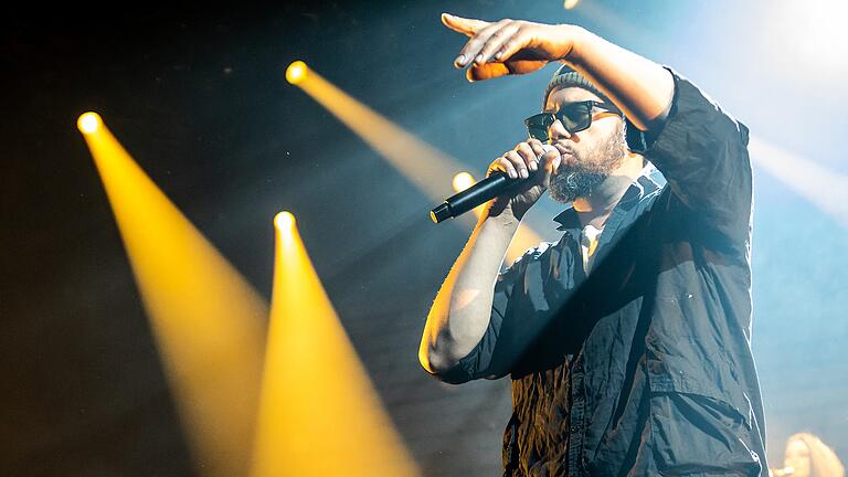 Samy Deluxe brachte in der Würzburger Posthalle 3000 Fans in Bewegung.