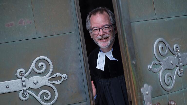 Pfarrer Heiko Kuschel aus Schweinfurt sagt, es ist wichtig, weiterhin die schönen Seiten des Lebens zu genießen. Pfarrer Heiko Kuschel aus Schweinfurt sagt, es ist wichtig, weiterhin die schönen Seiten des Lebens zu genießen.