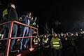 Engagiert diskutierte der bayerische Umweltminister Thorsten Glauber (Freie Wähler) am Sonntag vor dem Feuerwehrhaus in Iphofen mit mehr als tausend aufgebrachten Landwirten.
