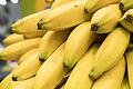 So schön sehen Bananen nicht lange aus. Sind sie erst einmal braun gesprenkelt, werden sie meist verschmäht. Doch gerade aus den überreifen Früchten lassen sich kreative Gerichte zaubern. Foto: Robert Günther/dpa-tmn       -  Verhelfen Bananen wirklich zur Traumfigur?