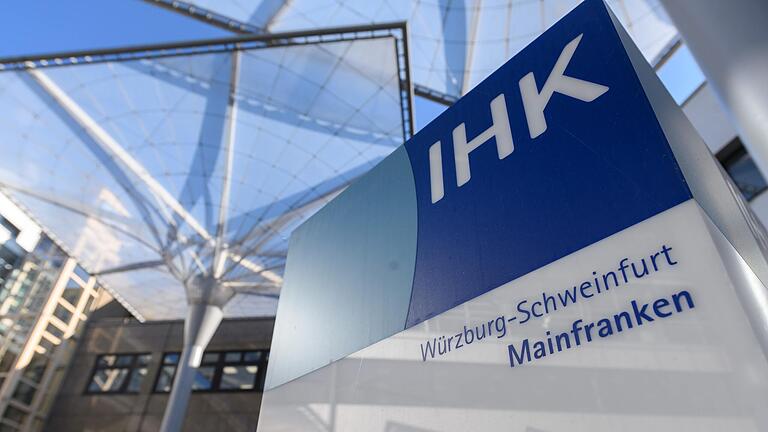 Unbekannte haben die Computersysteme der IHK Würzburg-Schweinfurt lahmgelegt. Im Bild das Gebäude in der Würzburger Mainaustraße.