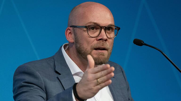 Mit dabei beim X-odus: Bayerns Digitalminister Fabian Mehring (Freie Wähler) hat sich nach Elon Musks AfD-Empfehlung von der Plattform 'X' zurückgezogen.