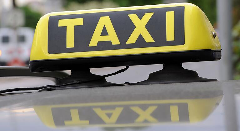 Die Fahrt von Patientinnen und Patienten macht heute einen wesentlichen Teil des Taxi-Geschäftes aus, sagt Unternehmerin Anja Gaukler. (Symbolfoto)