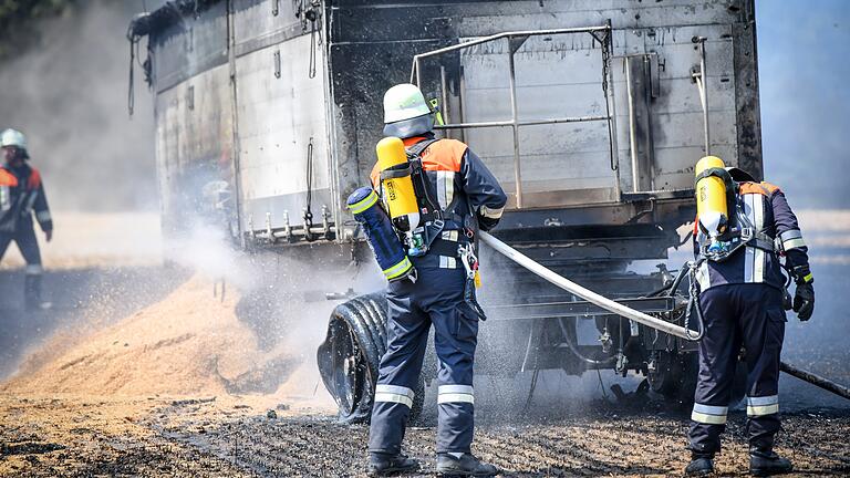 Erst am vergangenen Donnerstag hat es in Main-Spessart wieder einen Feldbrand zwischen Ansbach und Roden gegeben. Die Feuerwehren im Landkreis sind derzeit im Dauereinsatz.