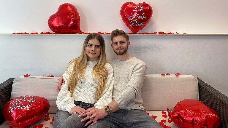 Der Valentinstag ist für Justina Raile und Lukas M. aus Marktheidenfeld wichtig. Sie lieben es, sich gegenseitig kleine Aufmerksamkeiten zu schenken.