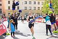 Philipp Karpeles aus Tauberbischofsheim kommt nach 2:27:47 Stunden als Erster beim Würzburg-Marathon ins Ziel.