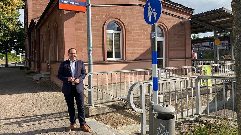 Der Umgriff des Bahnhofs Karlstadt wird einer Machbarkeitsstudie unterzogen. Für Bürgermeister Michael Hombach ein Projekt mit oberster Priorität.