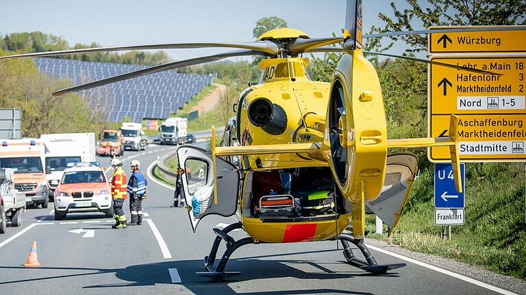 Die Abzweigung an der B8 Richtung Glasofen gilt als Gefahrenstelle und soll deshalb eine Ampel bekommen.&nbsp;