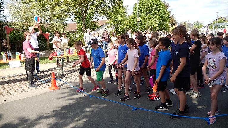 Bei idealem Laufwetter gingen die Schüler der gesamten Grundschule Mainbernheim/Rödelsee sowie einige Eltern und Lehrkräfte an den Start.