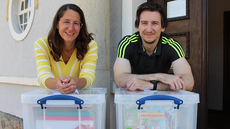 Die Stadtbücherei und Kollegin Michaela Queck werden künftig auf Jan Marberg (rechts) verzichten müssen. Der Leiter des Kulturbüros geht im September.  Foto: Archiv/Julia Raab       -  Die Stadtbücherei und Kollegin Michaela Queck werden künftig auf Jan Marberg (rechts) verzichten müssen. Der Leiter des Kulturbüros geht im September.  Foto: Archiv/Julia Raab