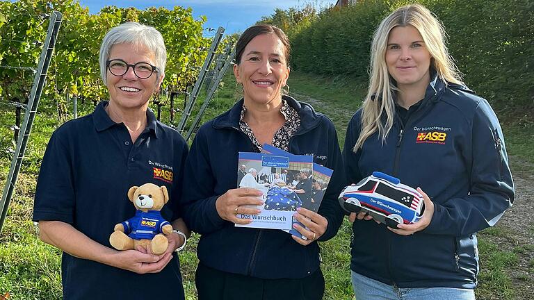 Das Team: Susanne Flory (von links, Wünschewagen Koordination Unterfranken), Barbara Kopriva (Wünschewgen Teamleitung) und Julia Schubert (Wünschewagen Teamleitung).