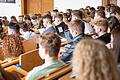 Die erste Vorlesung für Jura-Studierende an der Universität Würzburg fand in hybrider Form statt. Die Studienanfänger durften selbst entscheiden, ob sie in den Hörsaal wollen oder über das Internet teilnehmen möchten.