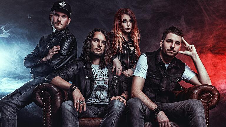 Die Rockband Oversense aus Obersinn (von links): Marco Volpert, Danny Meyer, Jasmin Pabst und Patrick Lippert.