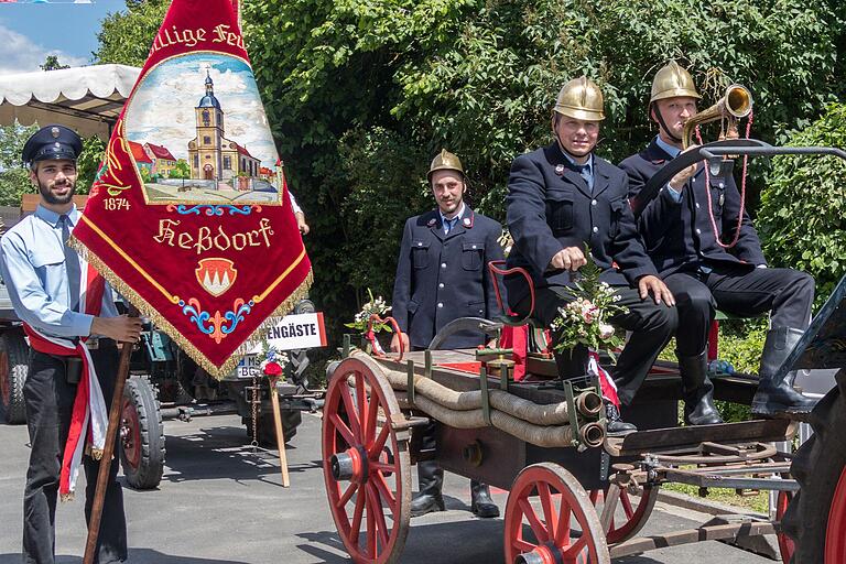 Im Mittelpunkt des Jubiläumsfestes der Feuerwehr und des Heßdorfer Sportvereines stand auch die Ehrung langjähriger Mitglieder des Sportvereines.