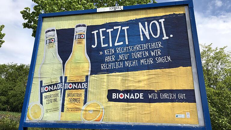 Mit Selbstironie und Humor - so will Bionade auch in diesem Jahr wieder auf seinen Plakaten (hier in Mellrichstadt) und im Fernsehen werben und in der Erfolgsspur bleiben, in die das Unternehmen nach seinem Relaunch zurückgekehrt ist.
