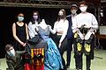 Apropos Fairtrade: 'Upcycling' nennt man das, wenn alte Kleidungsstücke zerschnitten und daraus neue gemacht werden. Schülerinnen und Schüler des Franz-Miltenberger-Gymnasiums in Bad Brückenau hatten im Februar 2022 eine Modenschau mit solchen Kleidungsstücken organisiert.