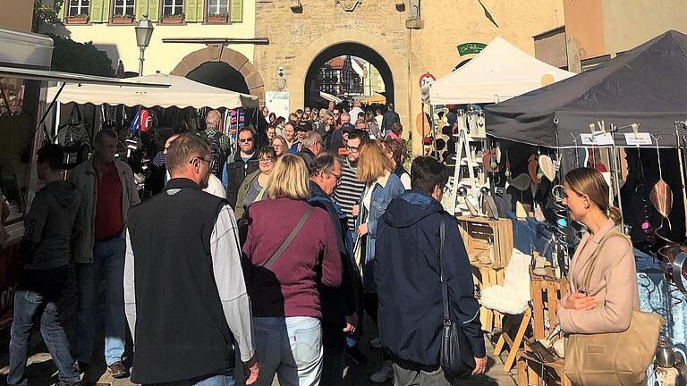 Wetter wie aus dem Bilderbuch beim Herbstmarkt in Volkach