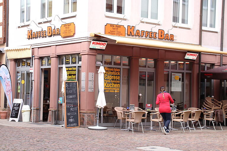 Die KaffeeBar Bella Napoli in der Hauptstraße 40. Die KaffeeBar Bella Napoli in der Hauptstraße 40.