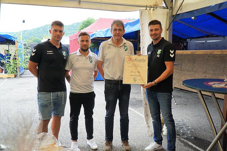 Langjährige Ehrungen beim Sportfest Gräfendorf (von links): Ludwig Kleinhenz, Johannes Gebauer, Ehrenmitglied Günter Vogt und Philipp Wagenpfahl.