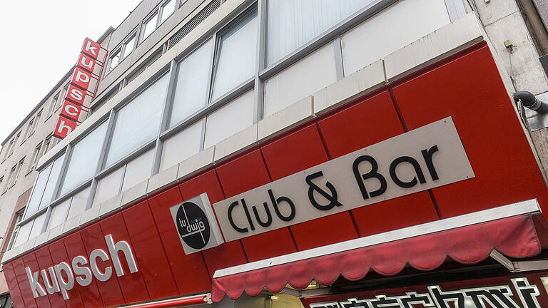 Die Eigentümer bleiben die selben, das Konzept wurde rundum erneuert: 'Club Ludwig' in der Würzburger Kaiserstraße wird zur neapolitanischen Pizzeria 'MariaMaria'. Die Eigentümer bleiben die selben, das Konzept wurde rundum erneuert: 'Club Ludwig' in der Würzburger Kaiserstraße wird zur neapolitanischen Pizzeria 'MariaMaria'. 
