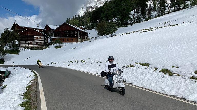Achim Hein und Marcus Lipsius auf dem Weg zum Hahntennjoch. Achim Hein und Marcus Lipsius auf dem Weg zum Hahntennjoch.