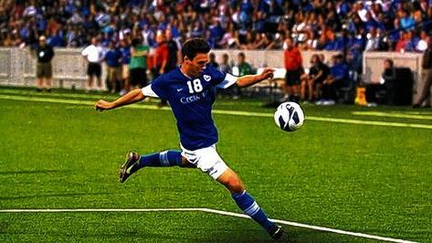 Den Ball im Blick: Timo Pitter wechselte im Sommer vom FC 05 Schweinfurt zum Fußball-Team der Creighton University in Omaha in den USA. Dort wurde er auf Anhieb Torschützenkönig. Den Ball im Blick: Timo Pitter wechselte im Sommer vom FC 05 Schweinfurt zum Fußball-Team der Creighton University in Omaha in den USA. Dort wurde er auf Anhieb Torschützenkönig.