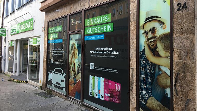 Um die Innenstadt wieder zu beleben, kann sich Stadträtin Ulrike Schneider auch vorstellen, im Erdgeschoss leer stehende Geschäfte in Wohnraum umzuwandeln. Sie fordert ein entsprechendes Förderprogramm mit Unterstützung der Stadt für Bauherren. Um die Innenstadt wieder zu beleben, kann sich Stadträtin Ulrike Schneider auch vorstellen, im Erdgeschoss leer stehende Geschäfte in Wohnraum umzuwandeln. Sie fordert ein entsprechendes Förderprogramm mit Unterstützung der Stadt für Bauherren.