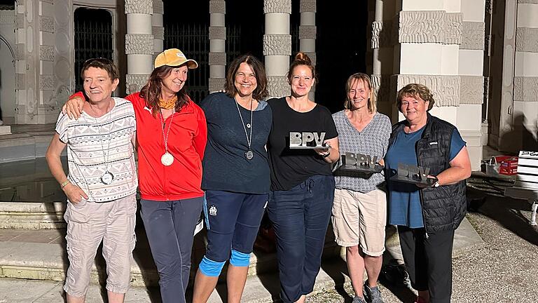 Bild von links: Gisela Buschner, Annette Podiwin, Stefanie Probst, Daniela Kale, Andrea Bärthlein, Waltraud Nickolay-Mari. Bild von links: Gisela Buschner, Annette Podiwin, Stefanie Probst, Daniela Kale, Andrea Bärthlein, Waltraud Nickolay-Mari.